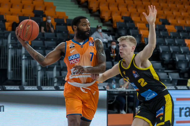 赛未引入V 赛未引入V